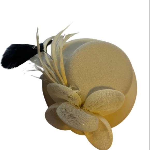 fancy hat/fascinator wedding/formal season - Picture 7 of 8